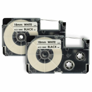 2x Fita Etiquetadora Compatível com Casio XR-18WE, XR-18WE1 - 18 mm Preto sobre Branco